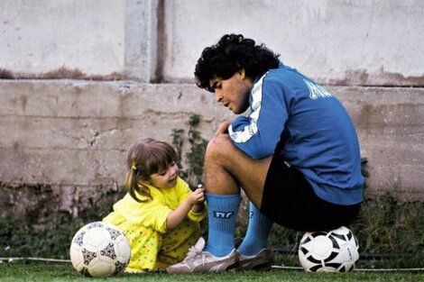 Dalma Maradona, a cuatro años de la muerte de Diego: "Me hago el cuento de que está de viaje"