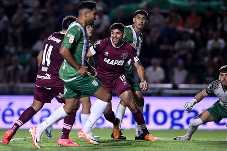 Leandro Díaz anunció su salida de Lanús