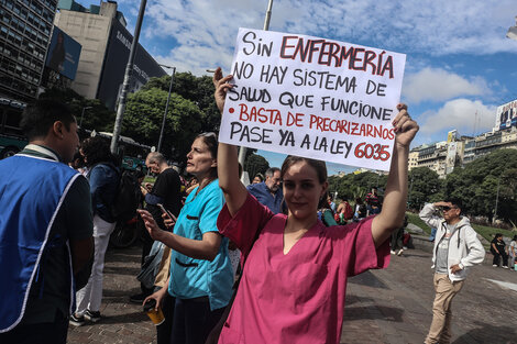 Enfermeros realizaron un escrache a legisladores porteños "panqueques"