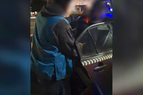 Detuvieron a un "trapito" por rayar autos en Palermo