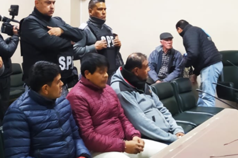 Los hermanos y su padre, en el juicio 